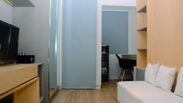 Studio | Living area | TV