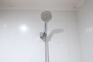 Studio | Bathroom | Free toiletries, towels