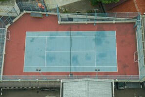 Sports court - Comfort Living 1Br At The Boulevard Apartment (Jakarta)