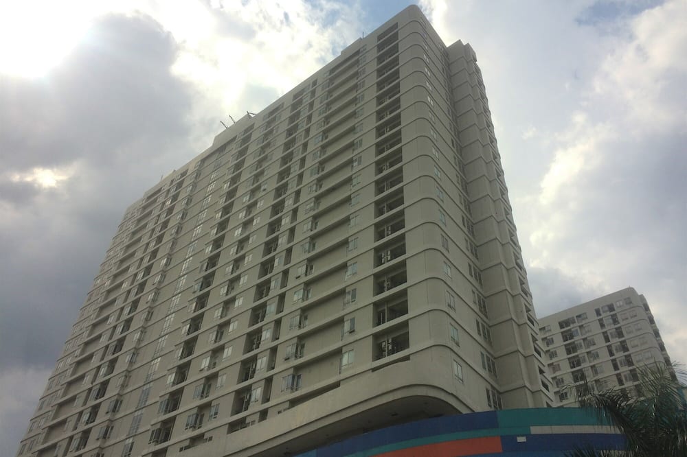 Nice Comfort 2Br At Cinere Bellevue Suites Apartment