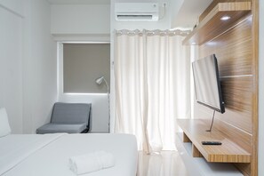 Free WiFi - Relax And Simply Studio Apartment At Parkland Avenue (South Tangerang)