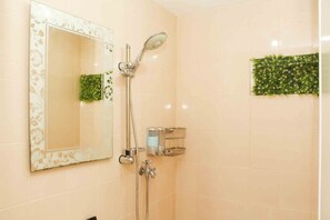 Estudio | Baño | Amenidades de baño gratuitas y toallas 