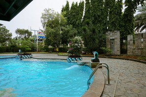 Outdoor pool - Strategic And Homey 2Br At Puri Garden Apartment Near Mall (Jakarta)
