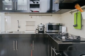 Apartment, 2 Bedrooms | Private kitchen - Strategic And Homey 2Br At Puri Garden Apartment Near Mall (Jakarta)