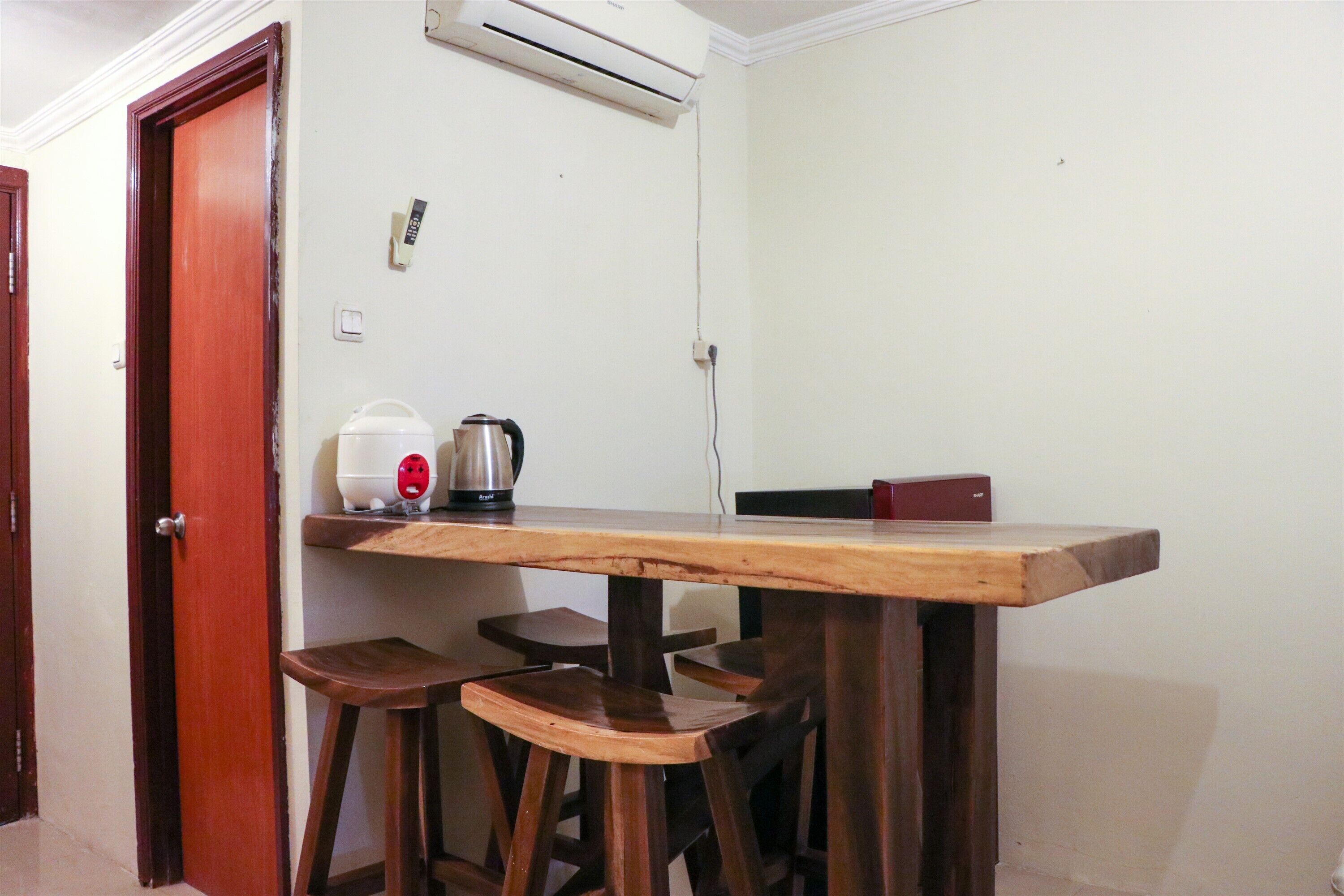 Apartment, 2 Bedrooms | In-room dining