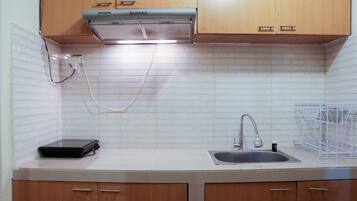 Apartment, 2 Bedrooms | Private kitchen