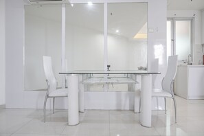 Apartemen | Makan di kamar