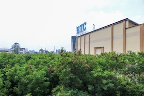 View from property - Simply Look Studio Room At Mont Blanc Bekasi Apartment (Bekasi)