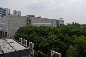 الإطلالة من المنشأة