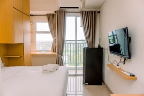 Interior - Warm And Simply Look Studio Room At Serpong Garden Apartment (Cisauk)