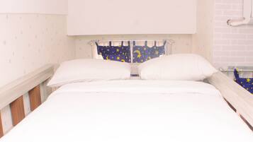 Studio | Free WiFi, bed sheets