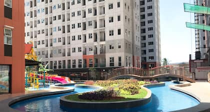 Stunning And Comfy Studio Apartment Transpark Juanda