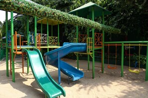 Children�’s play area – outdoor