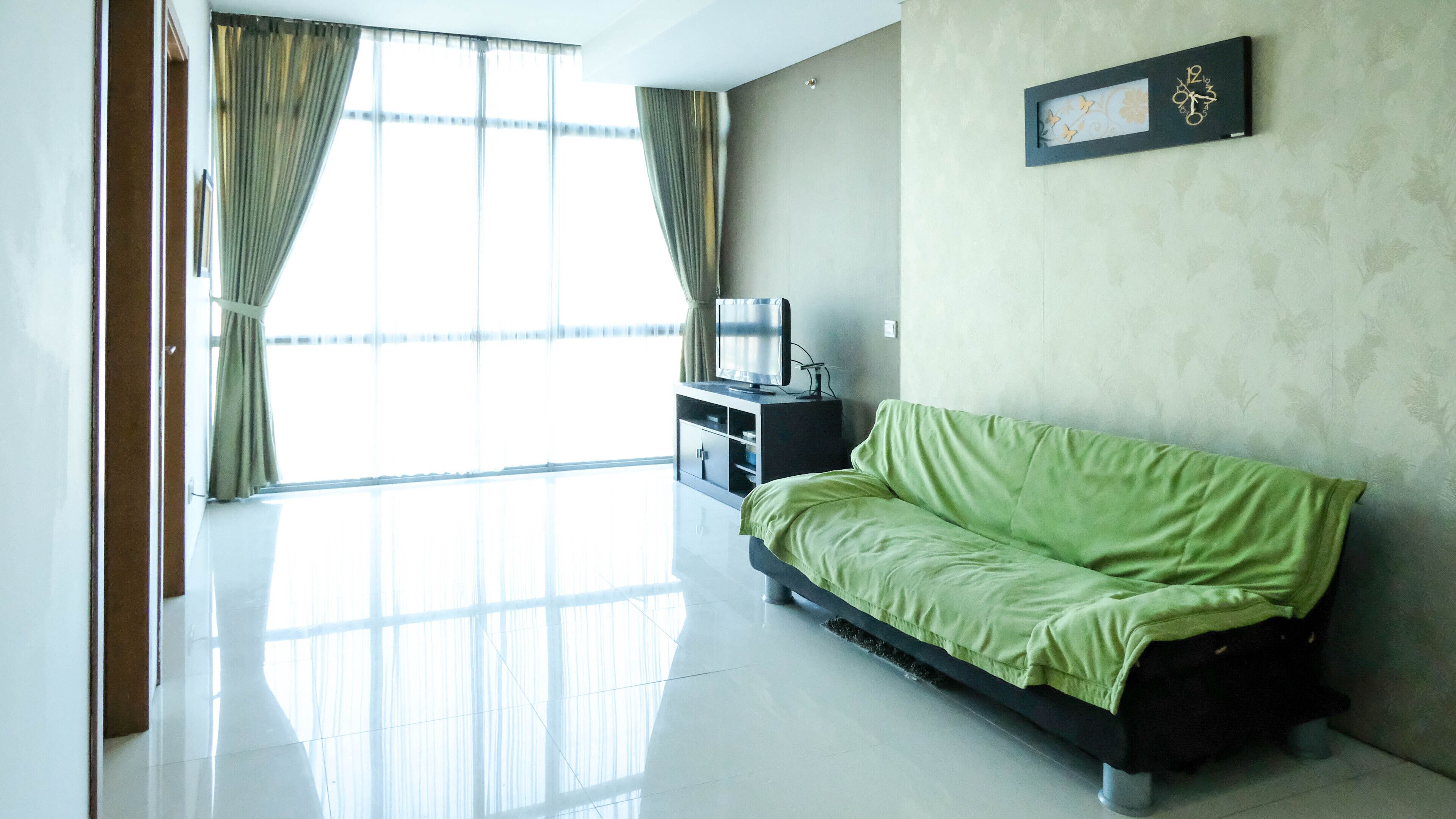 Apartment, 2 Bedrooms | Living area | TV