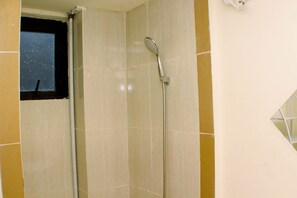 Apartment, 2 Schlafzimmer | Badezimmer | Kostenlose Toilettenartikel, Handtücher