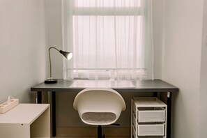Studio | Free WiFi, bed sheets - Cozy Studio At Serpong Garden Apartment (Cisauk)