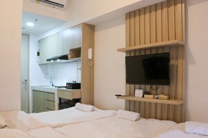 Studio, 2 Bedrooms | Free WiFi, bed sheets