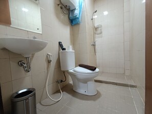 Apartment, 2 Bedrooms | Bathroom