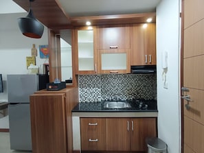 Apartment, 2 Bedrooms | Private kitchen