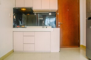 Apartment, 1 Bedroom | Private kitchen - Warm And Minimalist 1Br At Signature Park Grande Apartment (Jakarta)