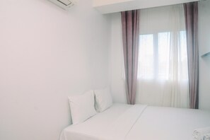 1 bedroom, free WiFi, bed sheets - Warm And Minimalist 1Br At Signature Park Grande Apartment (Jakarta)