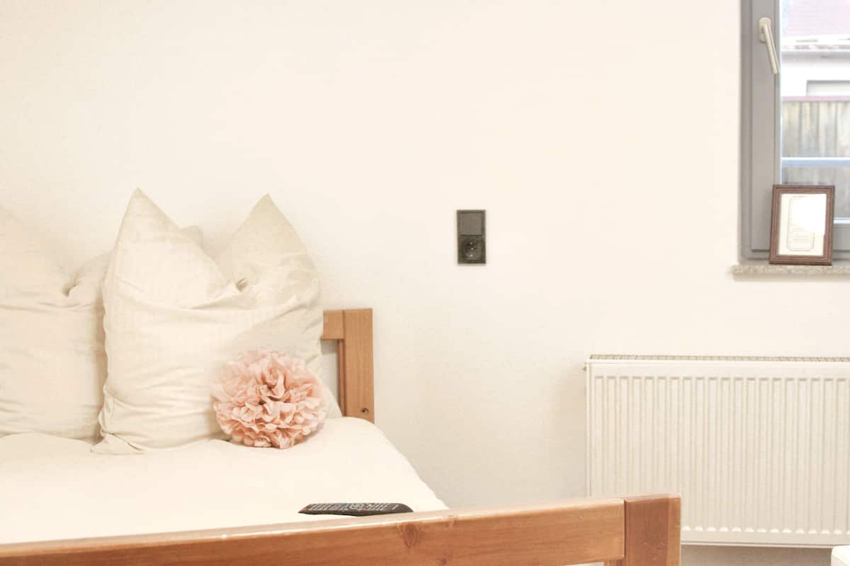 Habitación individual Deluxe | Decoración personalizada, muebles diferentes y escritorio
