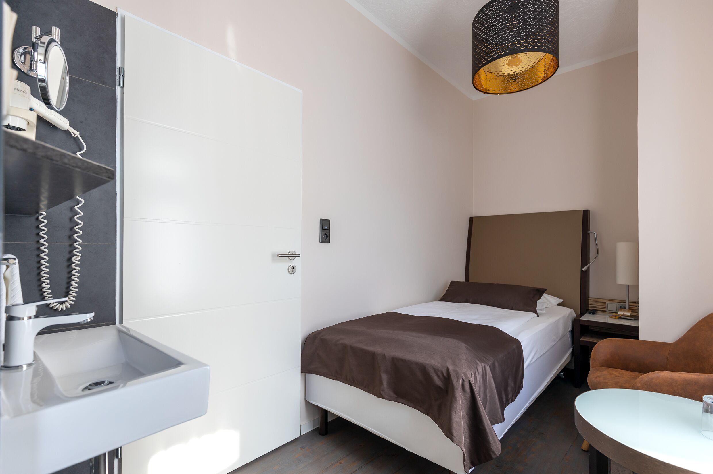 In-room safe, free WiFi, bed sheets
