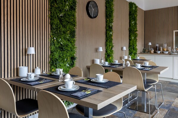 Daily buffet breakfast (EUR 15 per person)