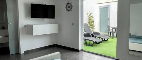 1 camera, Wi-Fi gratuito