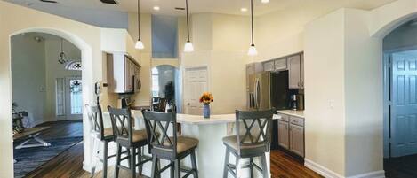 Villa, 4 Bedrooms, Private Pool, Garden View | Dining room