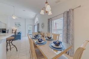 Villa, 4 Bedrooms, Private Pool, Garden View | Dining room