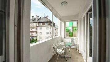 3 bedrooms, iron/ironing board, cribs/infant beds, free WiFi