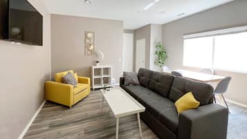 Room, 1 Bedroom | Living room
