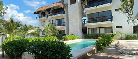 Condo, 2 chambres, fumeur, balcon | Balcon