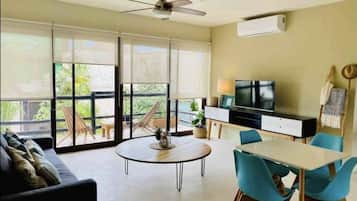 Condo, 2 Bedrooms, Smoking, Balcony | Lounge