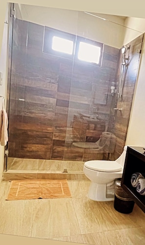 Condo, 2 Bedrooms, Smoking, Balcony | Bathroom amenities