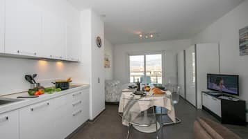 Familienstudio, Bergblick (Sunrise House) | Eigene Küche | Kühlschrank, Ofen, Herdplatte, Geschirrspüler