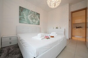 Familienapartment, Mehrere Schlafzimmer (Prestige du Lac 27) | 1 Schlafzimmer, laptopgeeigneter Arbeitsplatz, kostenloses WLAN