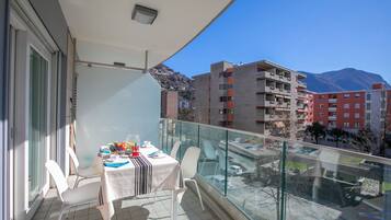 Perhehuoneisto, useita makuuhuoneita (Prestige du Lac 27) | Parveke