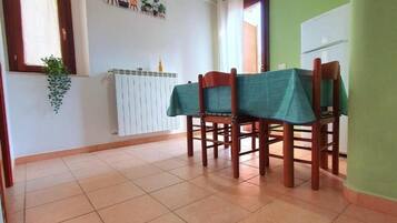 Apartment, 1 Bedroom, Smoking, Balcony | Living room