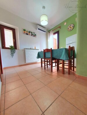 apartman, 1 hálószobával, dohányzó, erkély | Nappali