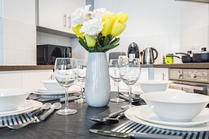 Dining - Av Stays Central London 2 Bedroom Riverside (London)