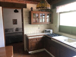 House, 5 Bedrooms, Balcony, City View | Interior