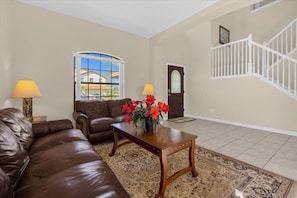 Villa, 5 Bedrooms, Private Pool, Garden View | Living area