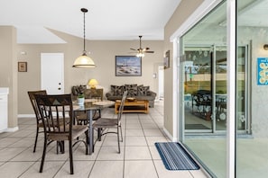 Villa, 5 Bedrooms, Private Pool, Garden View | Dining