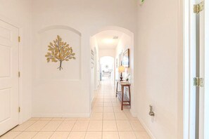 Villa, 5 Bedrooms, Private Pool, Garden View | Interior