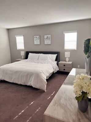 House, 4 Bedrooms | 4 bedrooms - Cheerful 4 Bedroom Entire House Lots Of Open Space (Jurupa Valley)