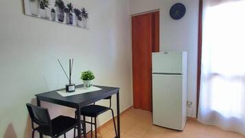 Apartemen, 1 kamar tidur, Boleh Merokok, balkon | Ruang keluarga