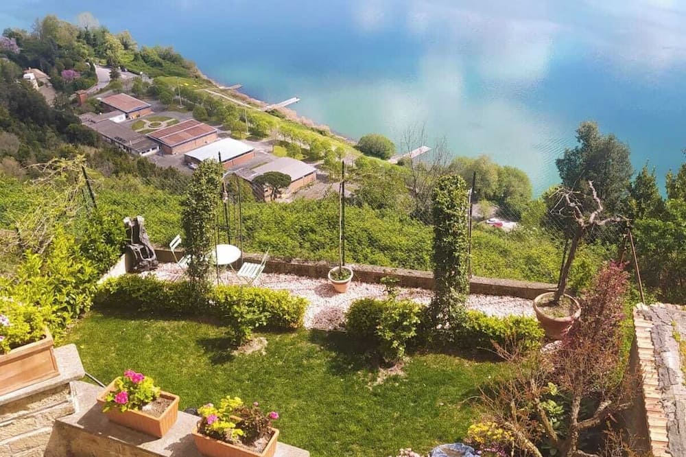Accommodation With Lake View With Jacuzzi