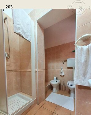 Appartement, 2 slaapkamers, roken, balkon | Badkamer
